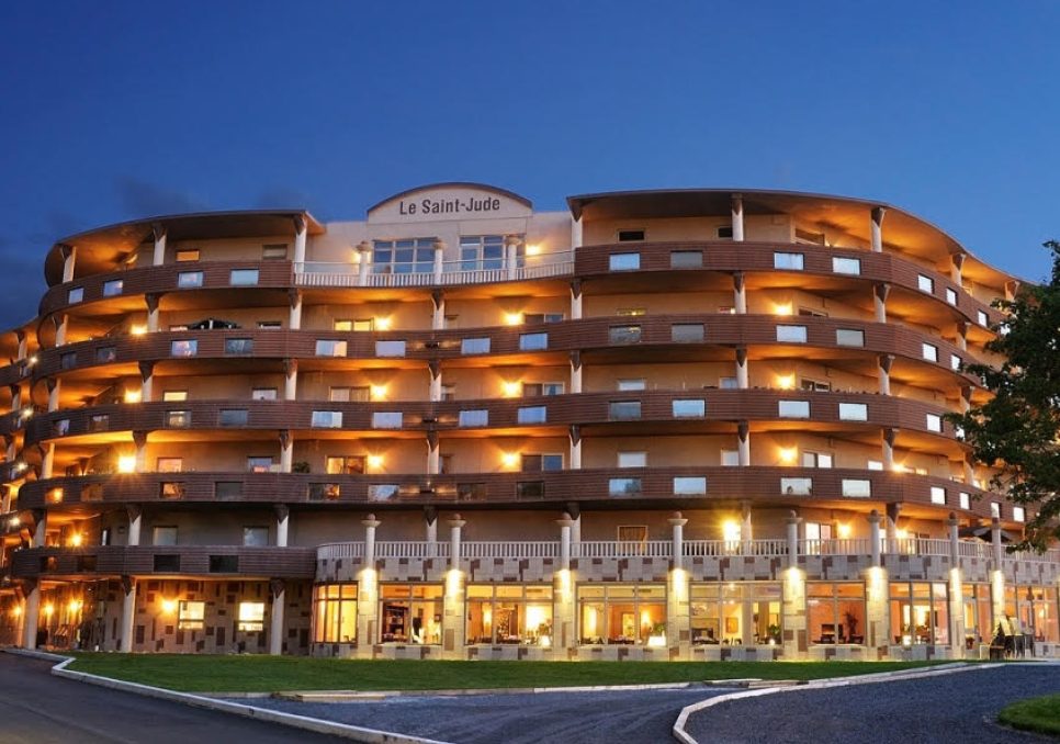 Découvrez les logements et visitez les lieux